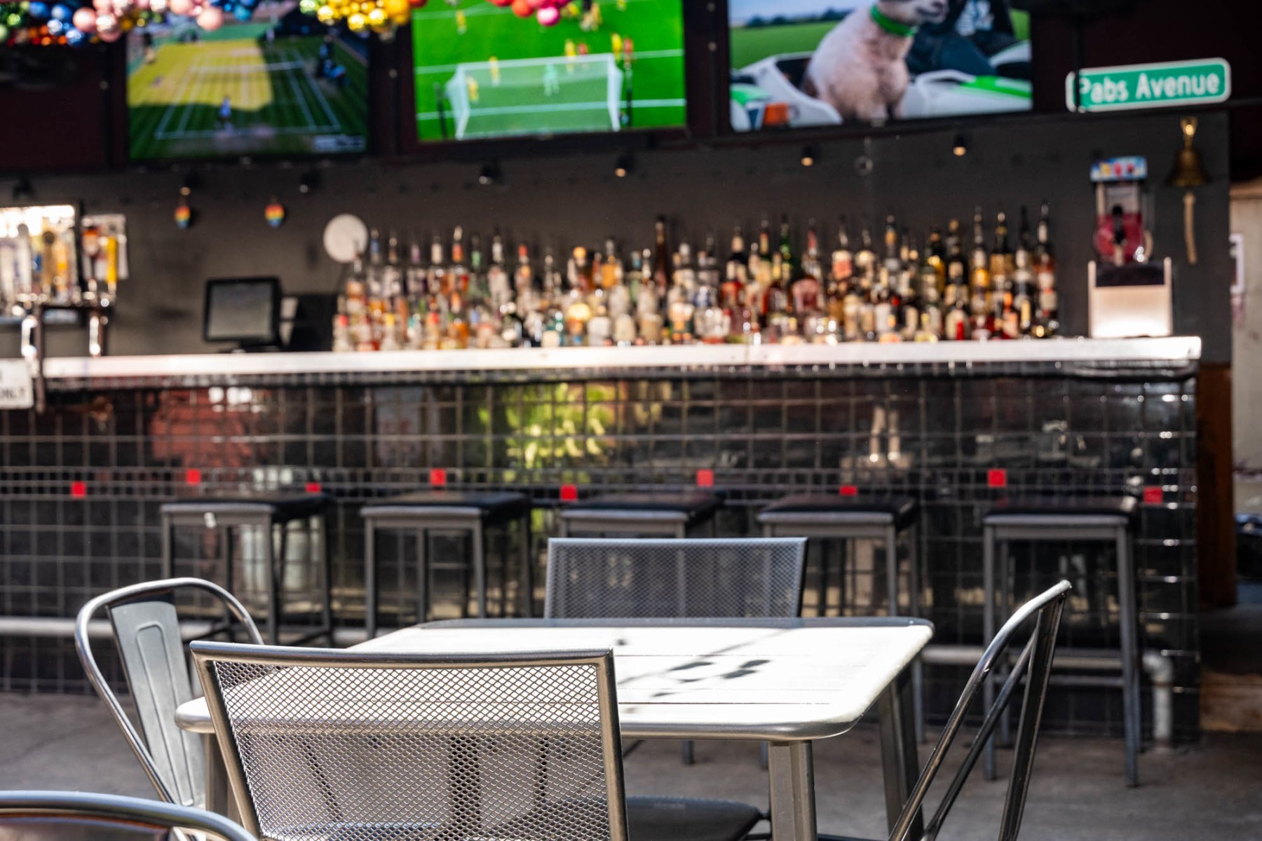 Redwing Bar & Grill photo 2