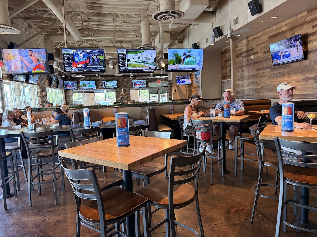Blue 32 Sports Grill photo 3