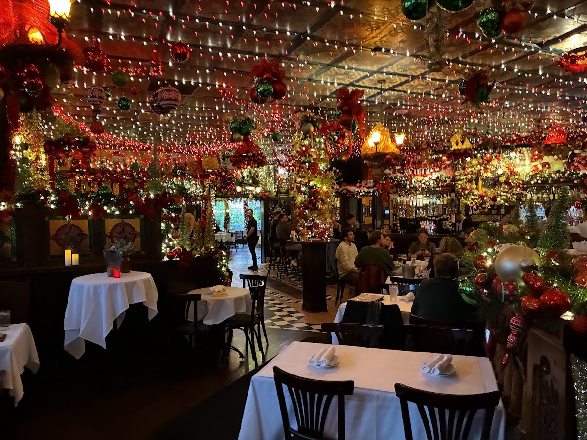 Chief O'Neill's Pub Restaurant Beer Garden photo 3