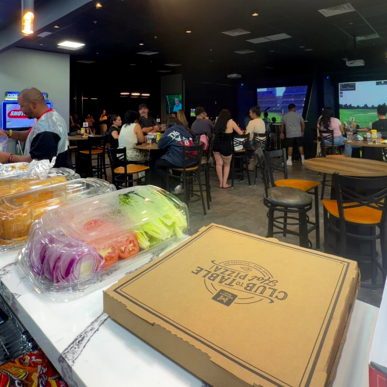 Game on golf and lounge photo 2