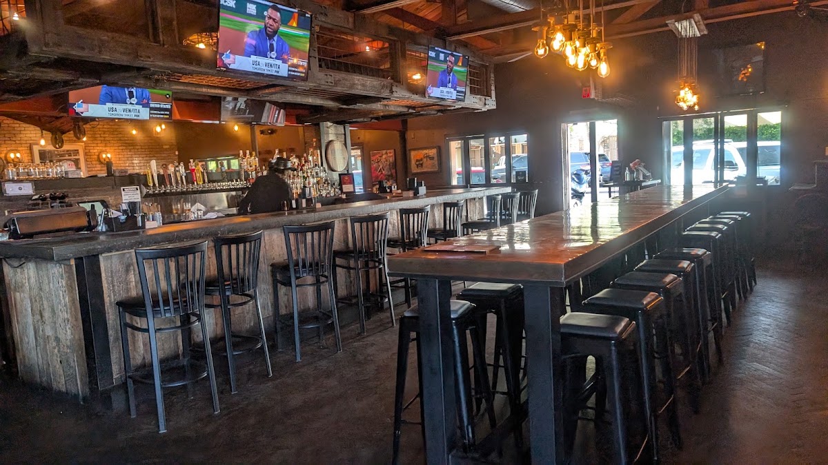 Bootleggers Modern American Smokehouse photo 3