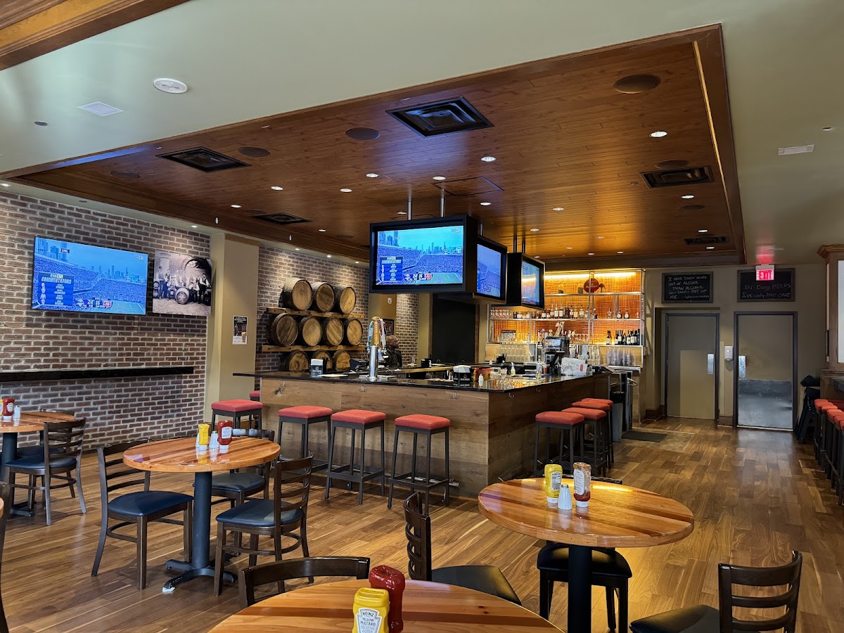 Brewhouse Historical Sports Bar photo 3