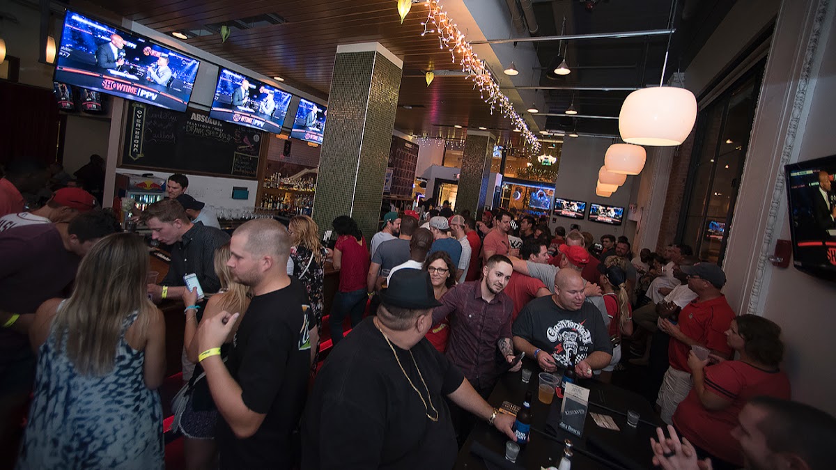 The Over/Under Bar & Grill photo 3
