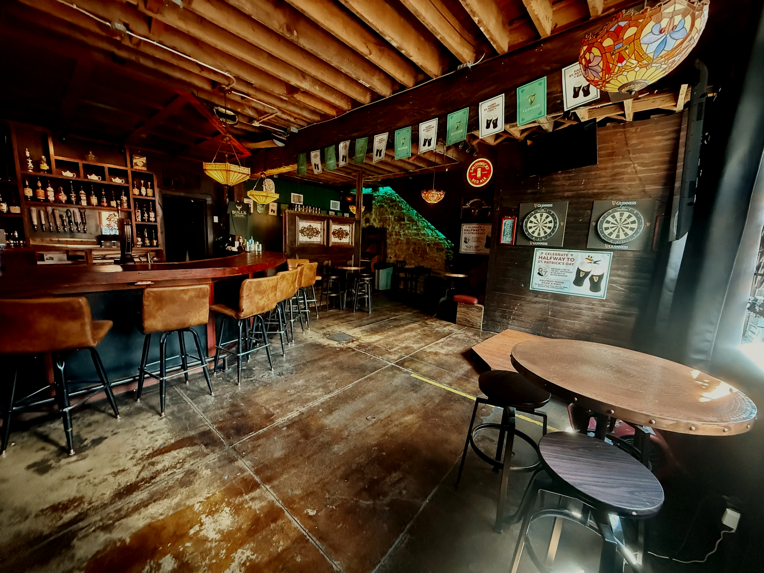 Bull's Irish Pub