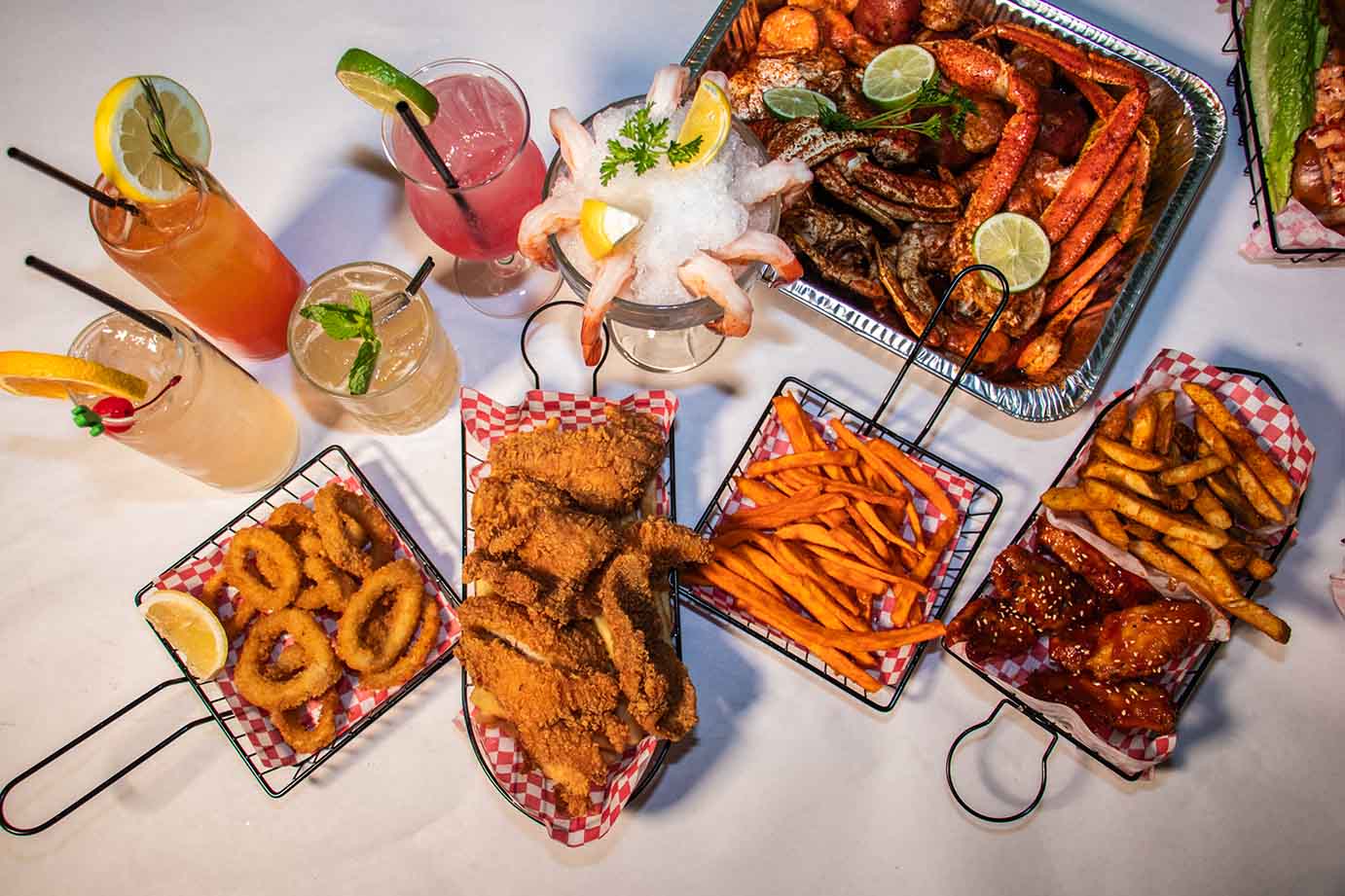 Wings Pier Seafood & Wings (Aurora Store)