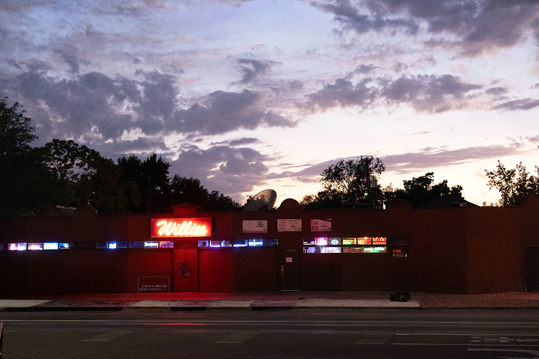 Willies Lounge