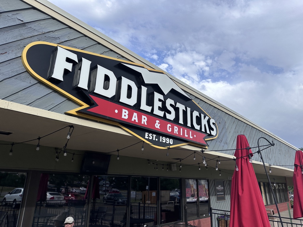 Fiddlesticks Bar & Grill photo 2