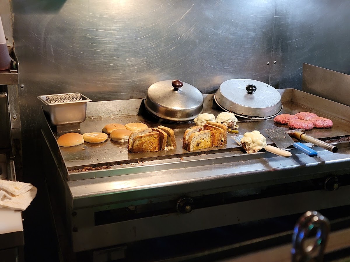 Harvey's Wineburger photo 2