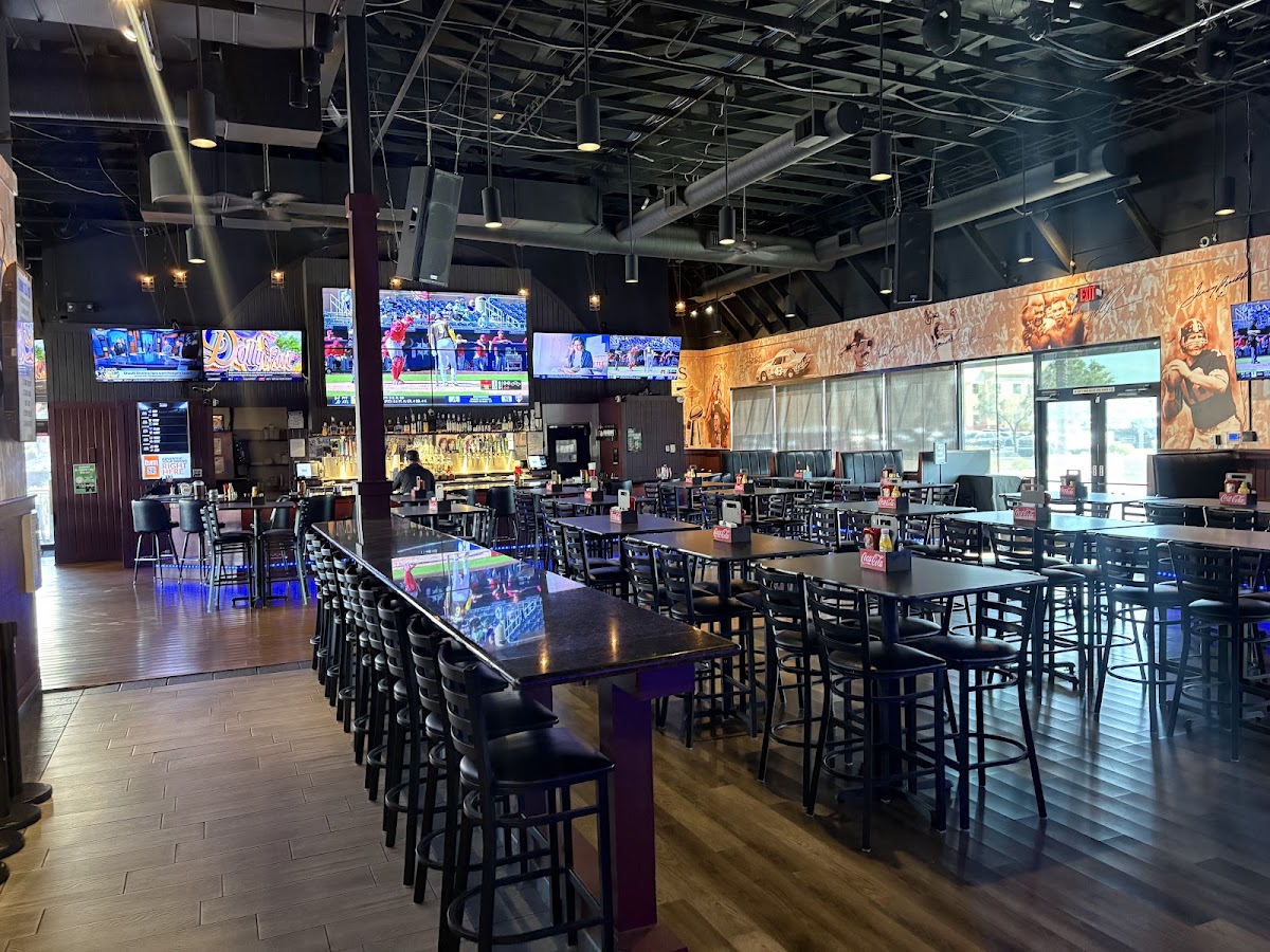 Icons Sport Grill photo 3