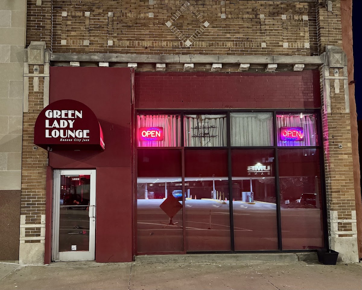Green Lady Lounge photo 3