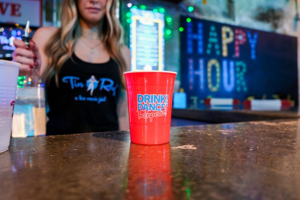 Tin Roof photo 2