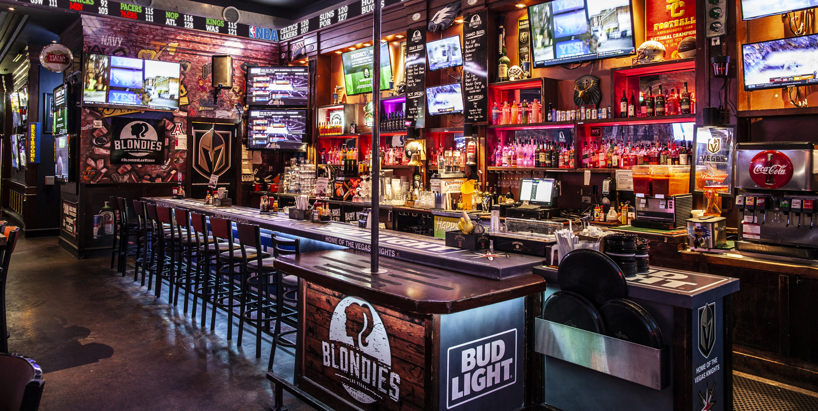Blondies Sports Bar & Grill photo 3