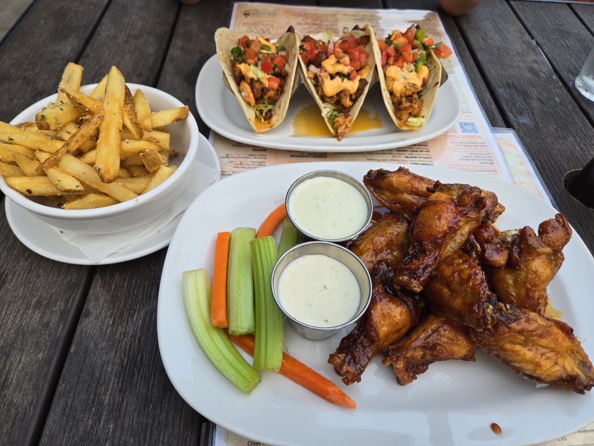 HOBNOB Neighborhood Tavern photo 3