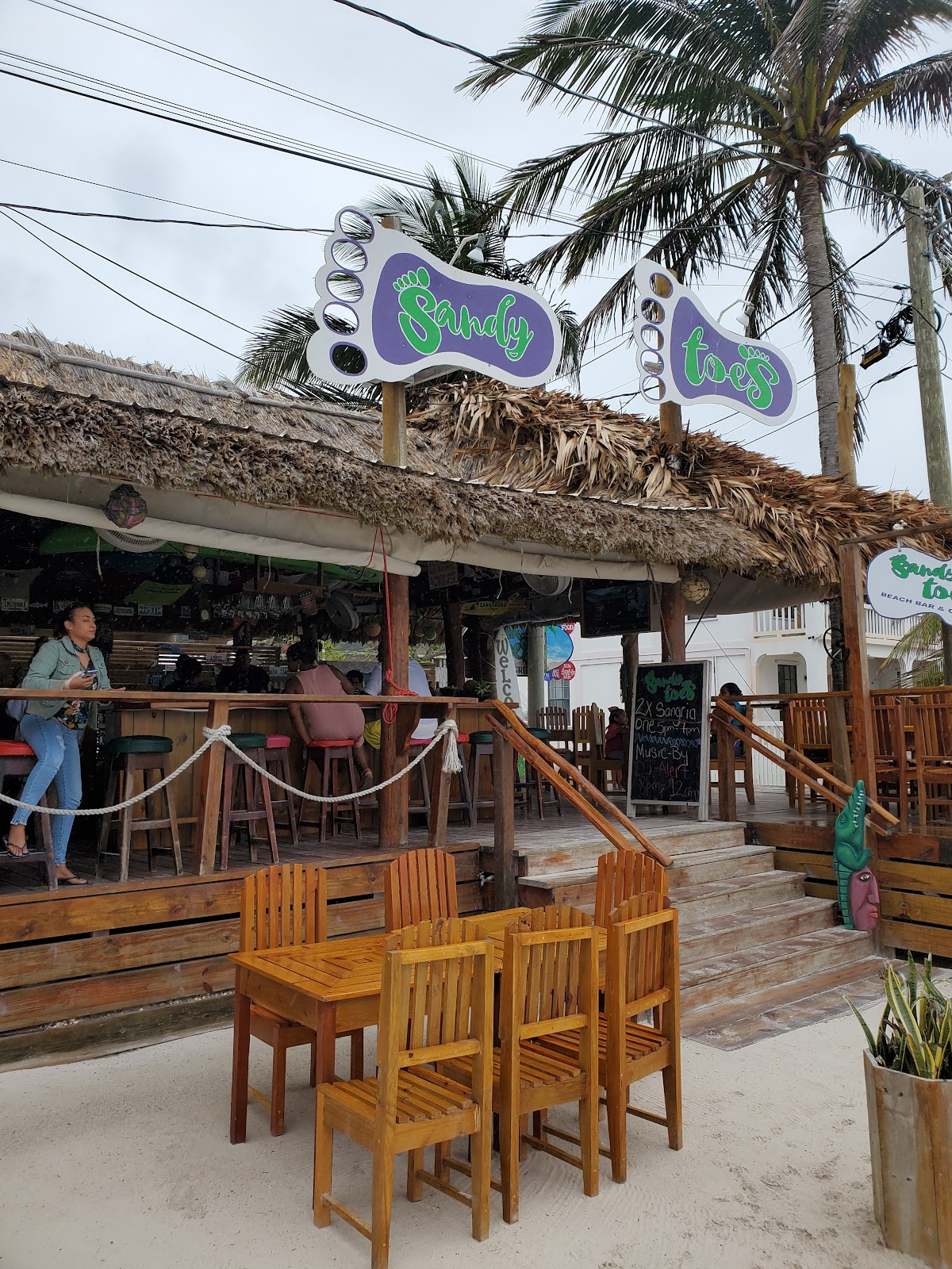 Sandy Toes Beach Bar and Grill