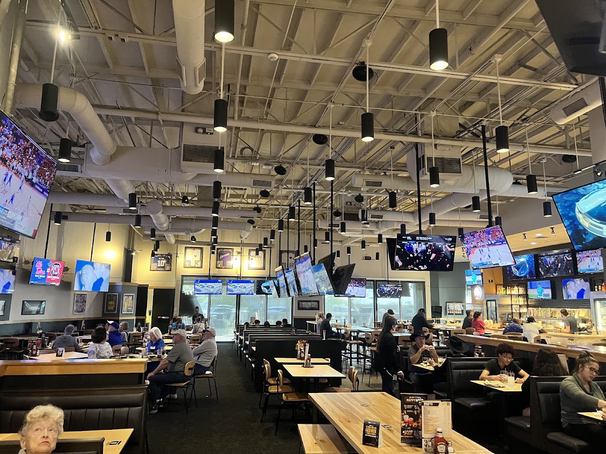 Buffalo Wild Wings photo 3