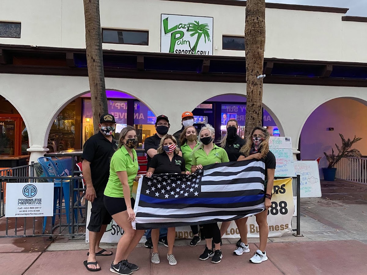 Lazy Palm Sports Grill photo 3