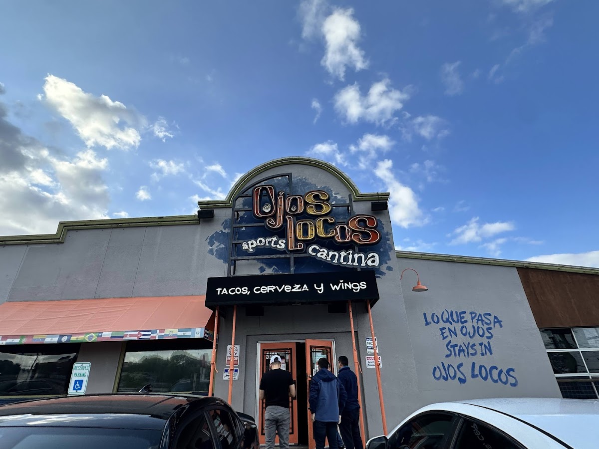 Ojos Locos Sports Cantina - San Antonio photo 3