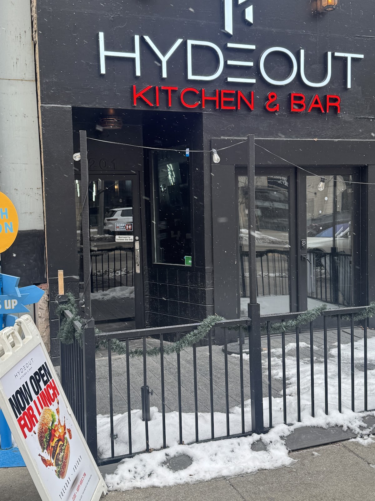 HydeOut Kitchen & Bar