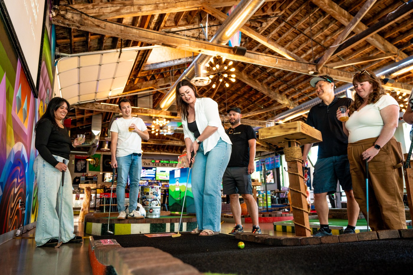 Birdie Time Pub and Mini Golf