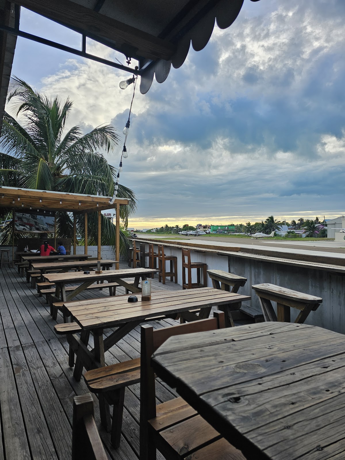 Carlo & Ernie's Runway Bar