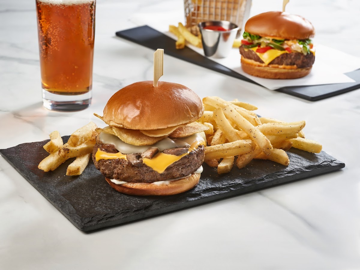 Bar Louie - Orlando Gateway photo 2
