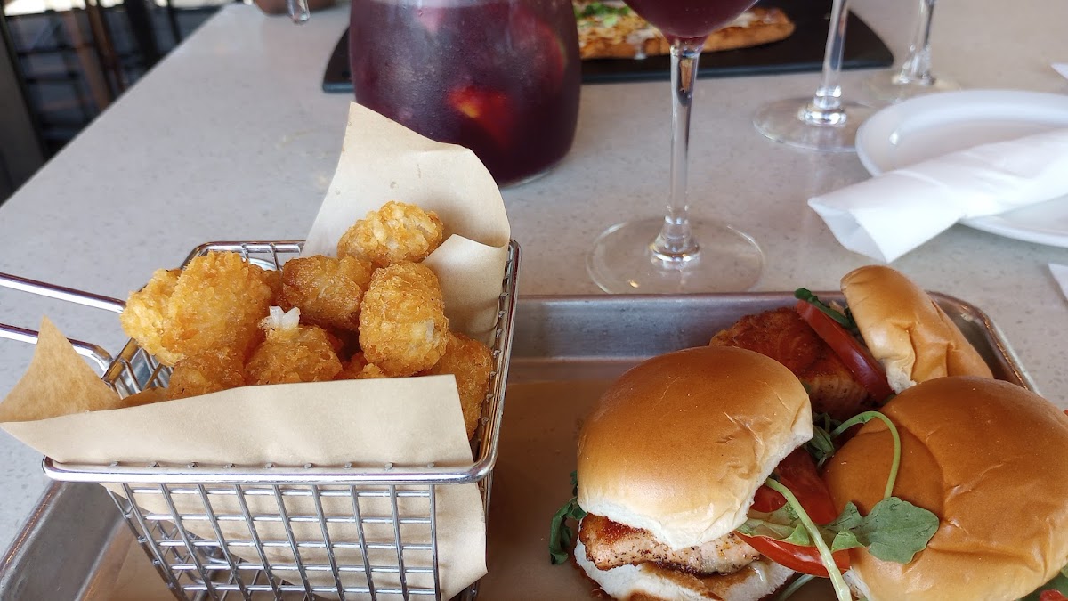 Bar Louie - Orlando Gateway photo 3