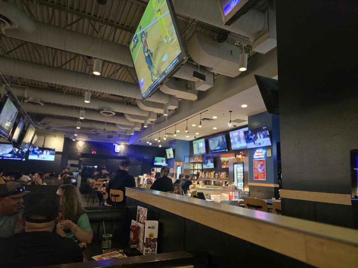 Buffalo Wild Wings photo 3