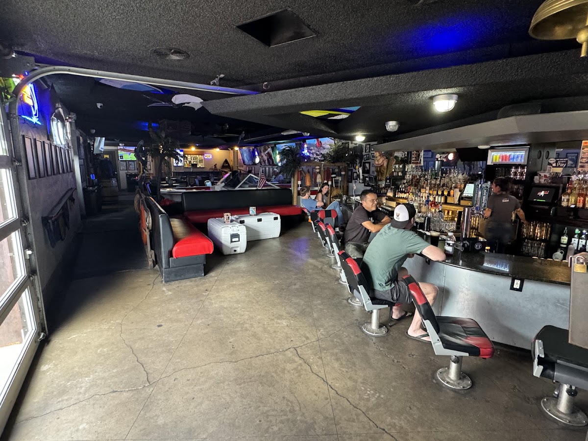 Dive Inn photo 3