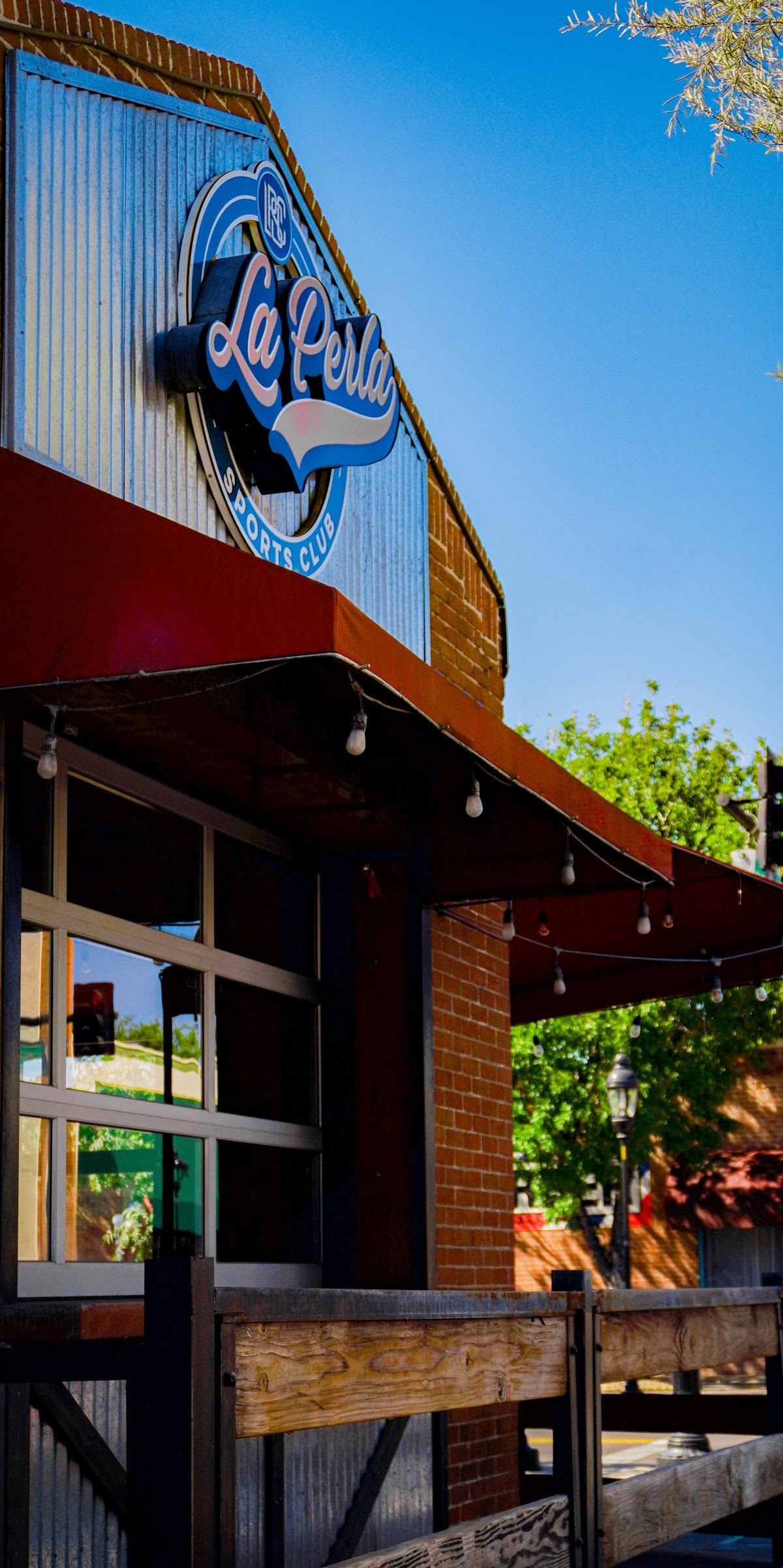 La Perla Sports Cantina