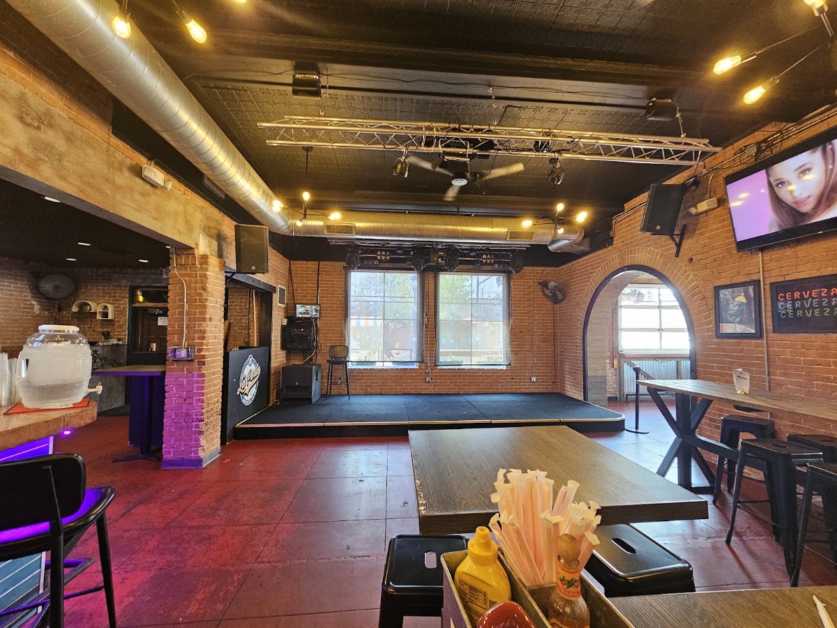 La Perla Sports Cantina photo 3