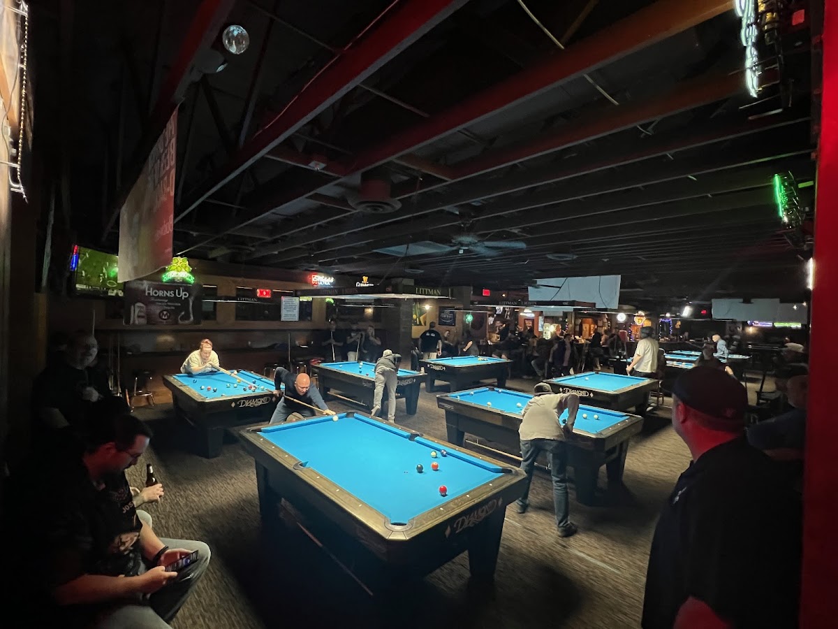Metro Sportz Bar & Billiards photo 2