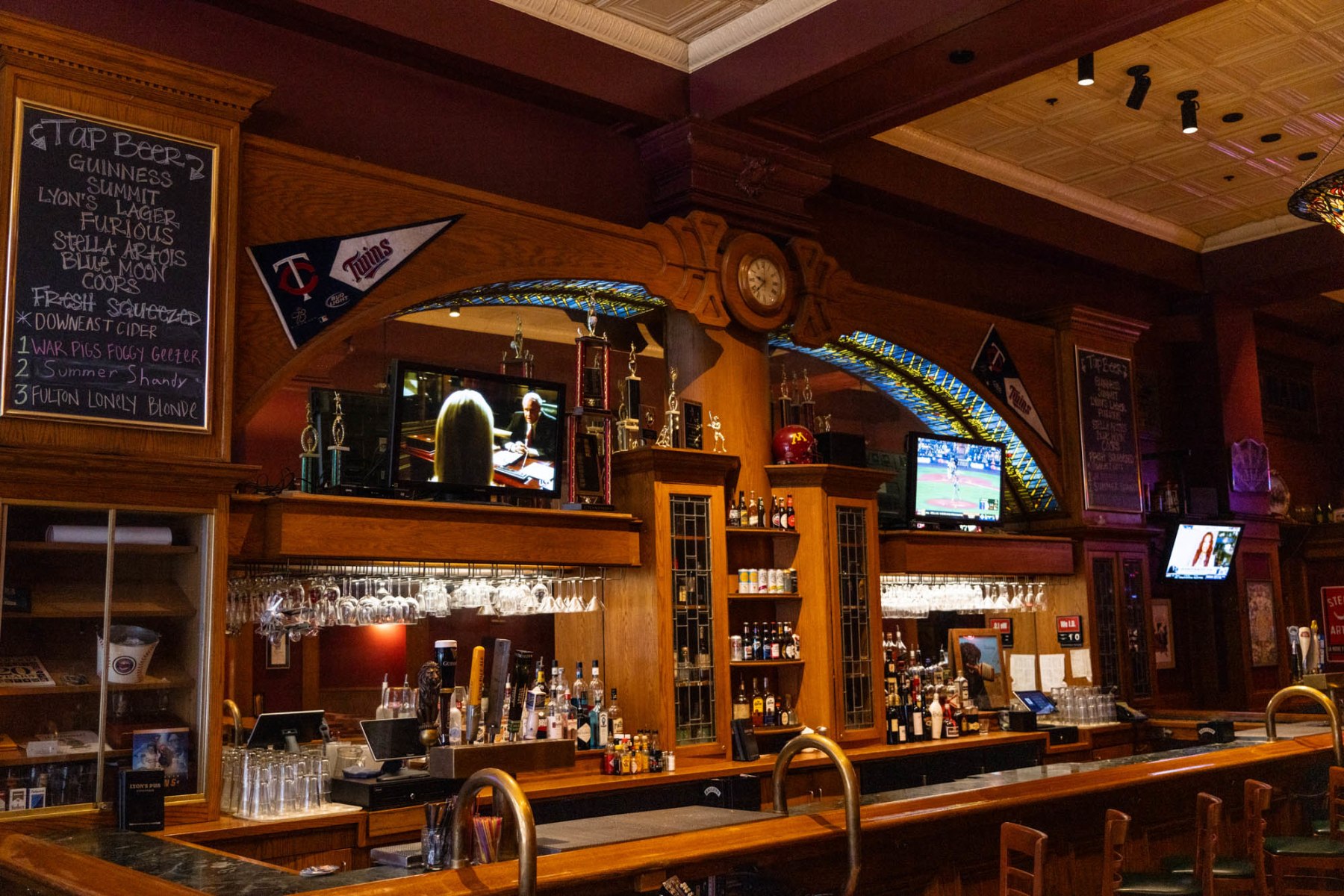 Lyon's Pub photo 2