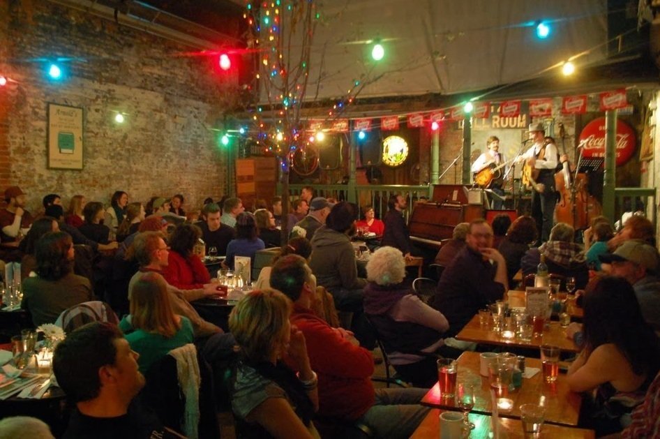 Arnold's Bar & Grill photo 2