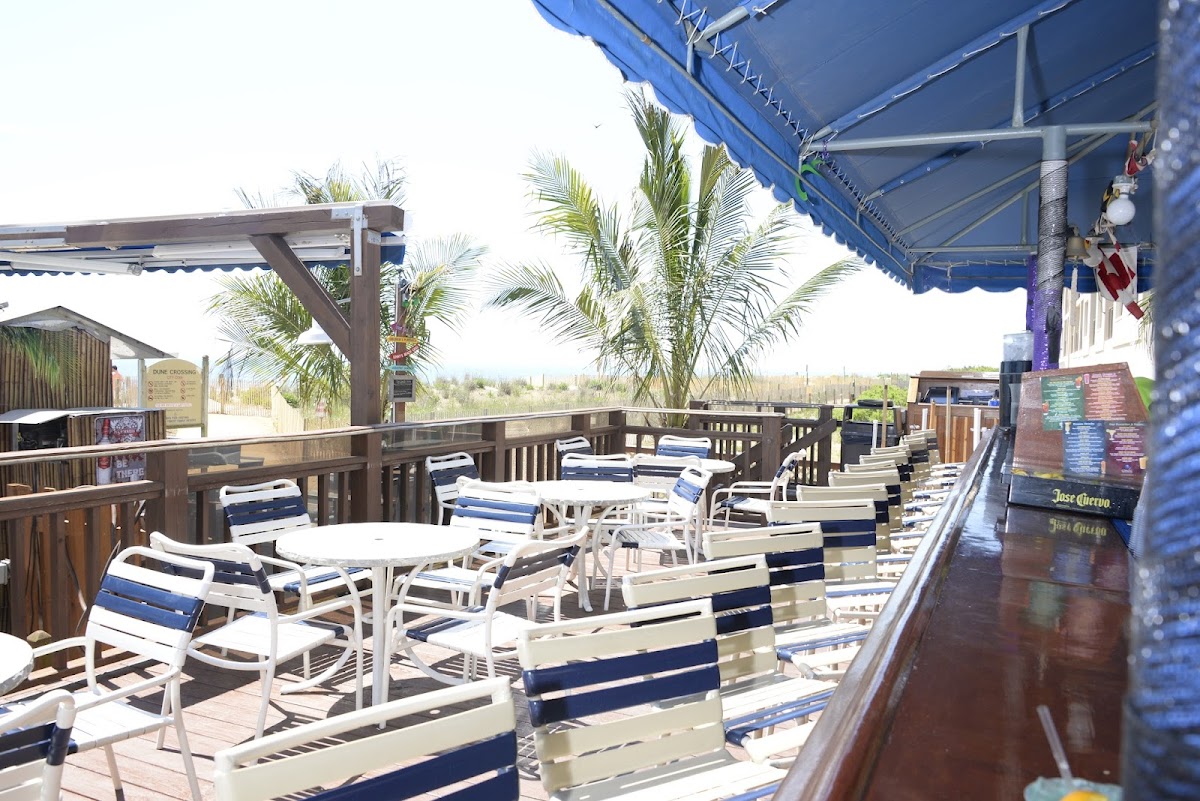 Wahoo's Lounge