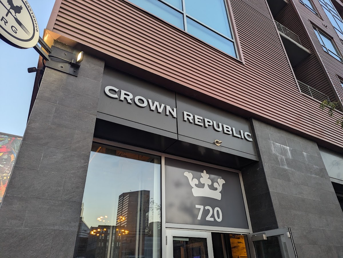 Crown Republic Gastropub photo 2