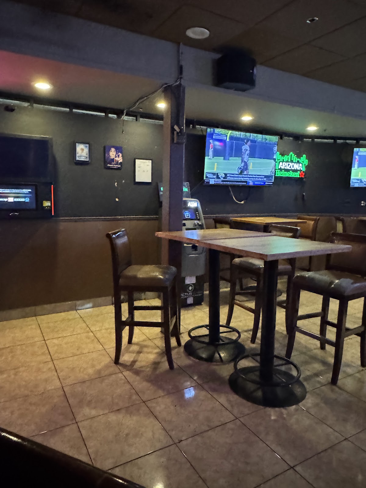 JT's Pub photo 3