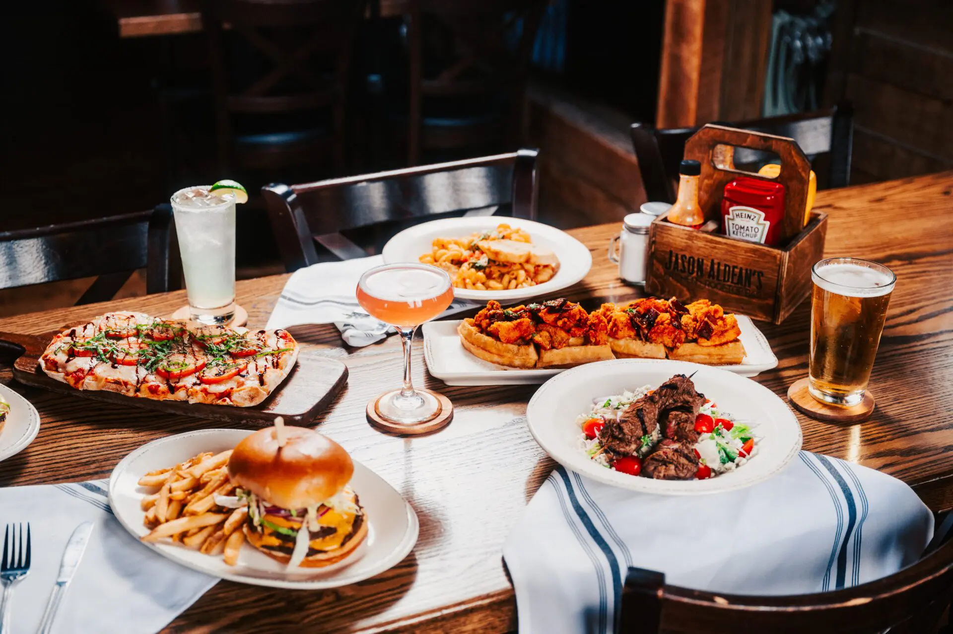 Jason Aldean's Kitchen + Rooftop Bar photo 2