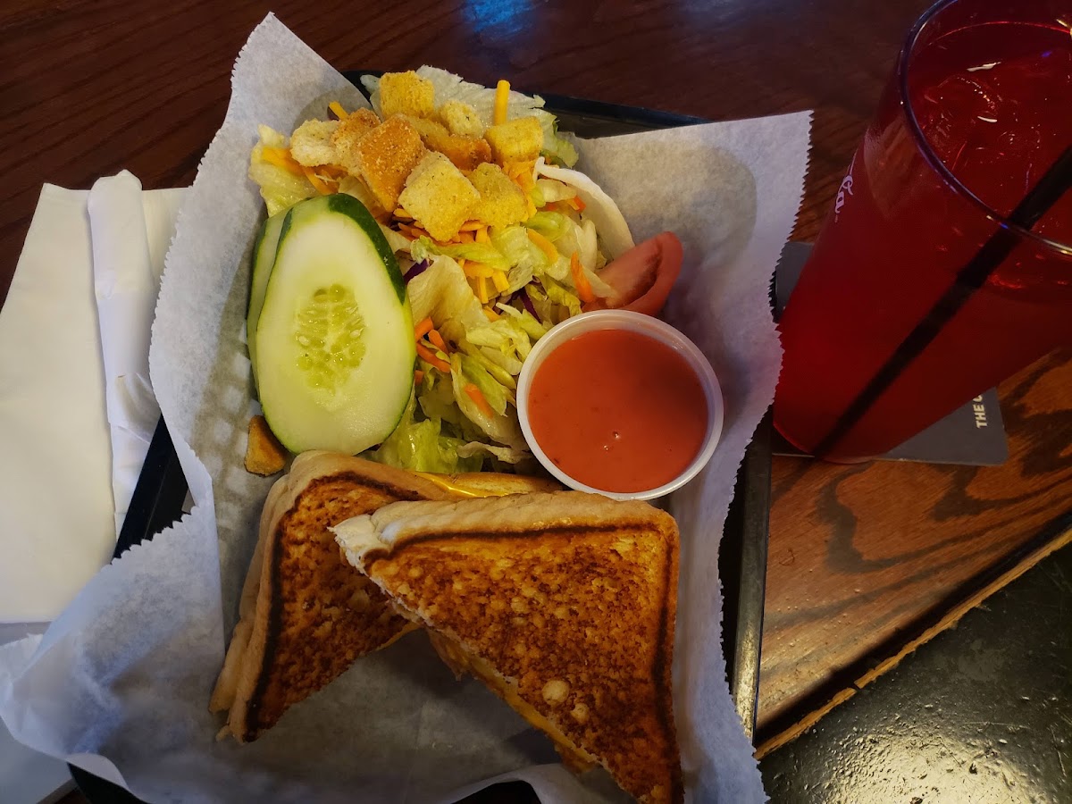 Challengers Sports Bar photo 2